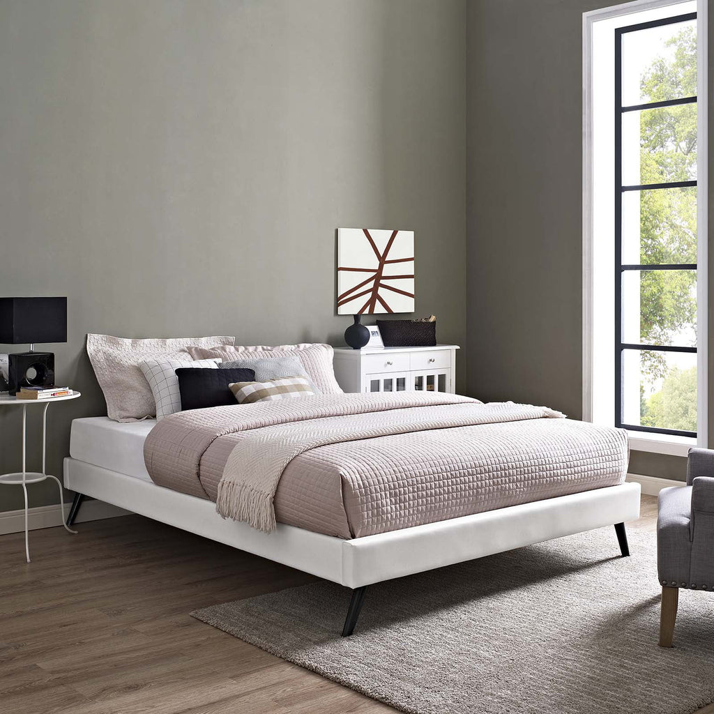 White Upholstered Platform Bed O794
