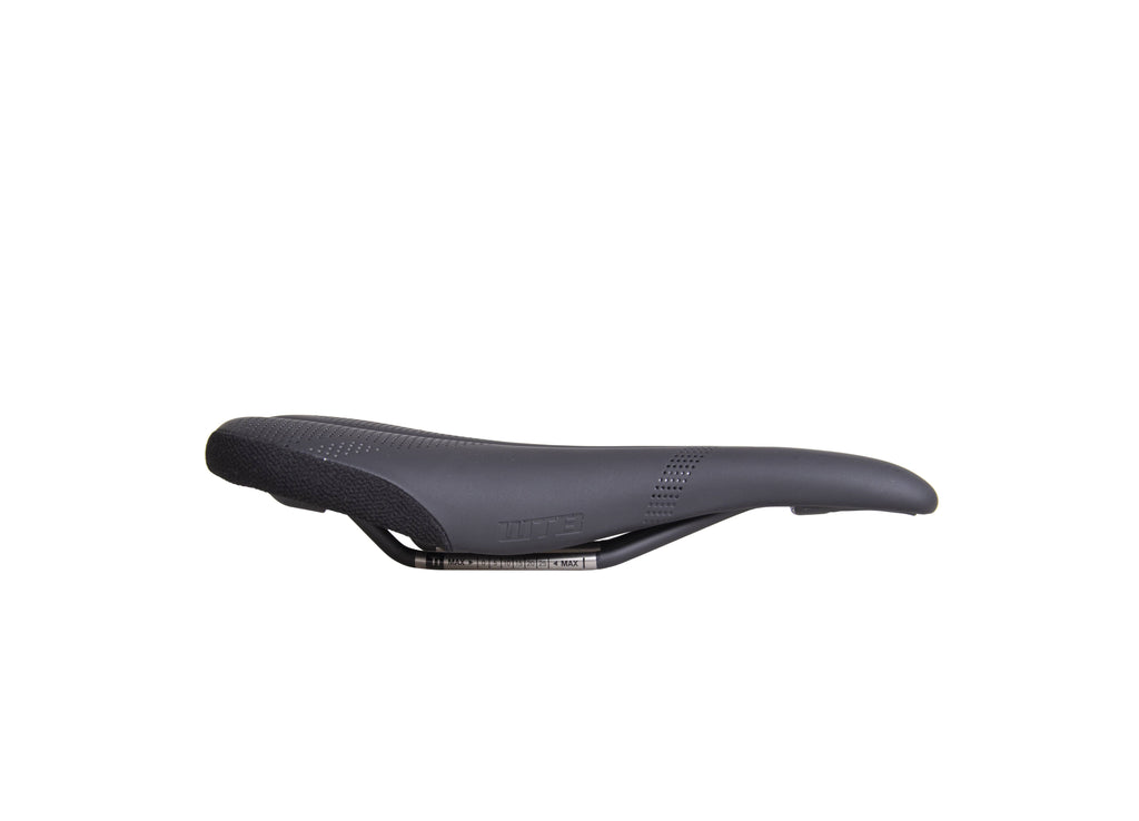 Carbon Black Narrow Saddle I8098