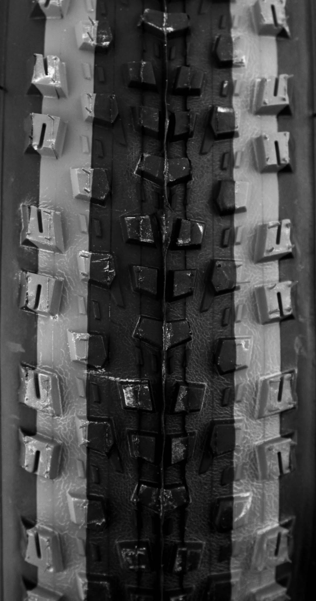Tubeless Folding Tire, 27.5 x 2.25-Inch, Grey/Black A908443