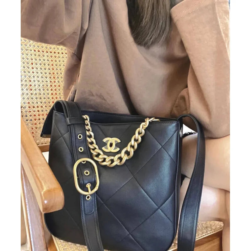 Black Calfskin Hobo Handbag B7540