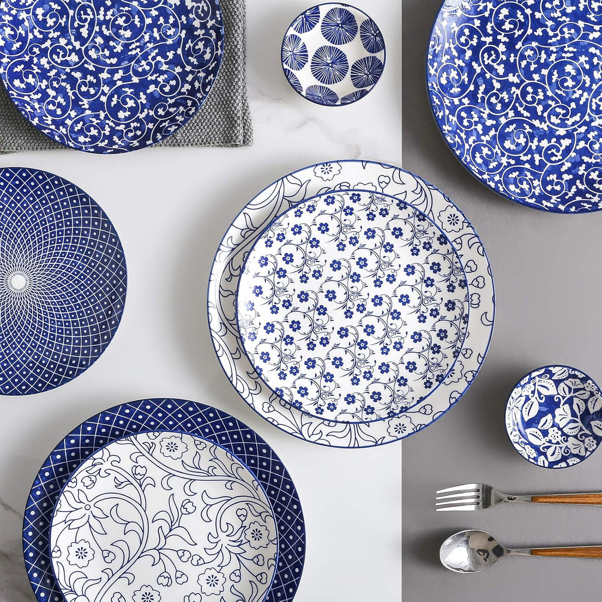 10 inch Porcelain Dinner Plates 16-Pieces Dinnerware Set Vintage Blue O3464