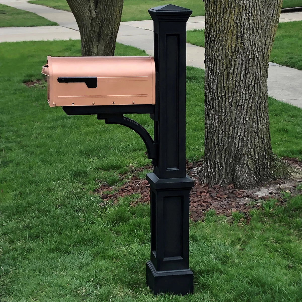 Black Single Arm Mail Post J7238