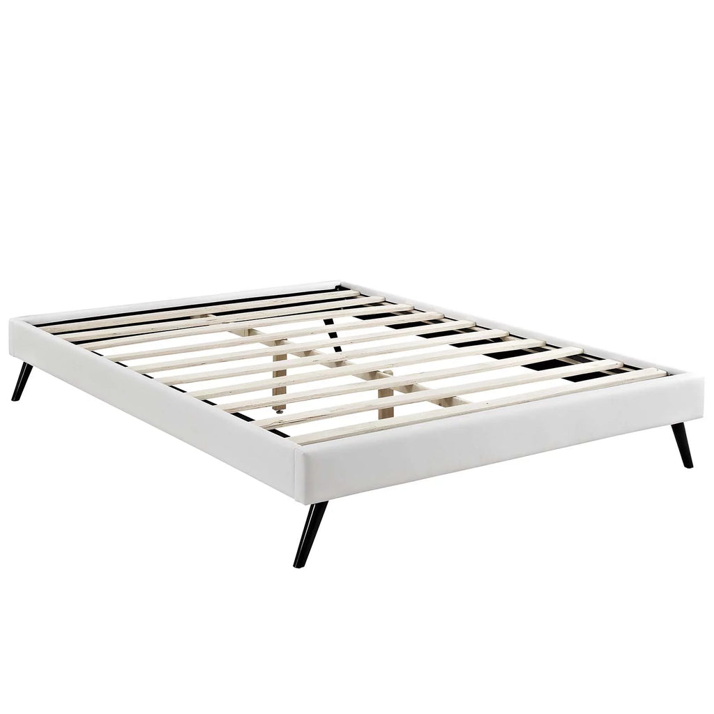 White Upholstered Platform Bed O794