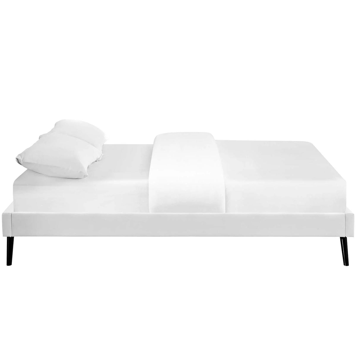 White Upholstered Platform Bed O794