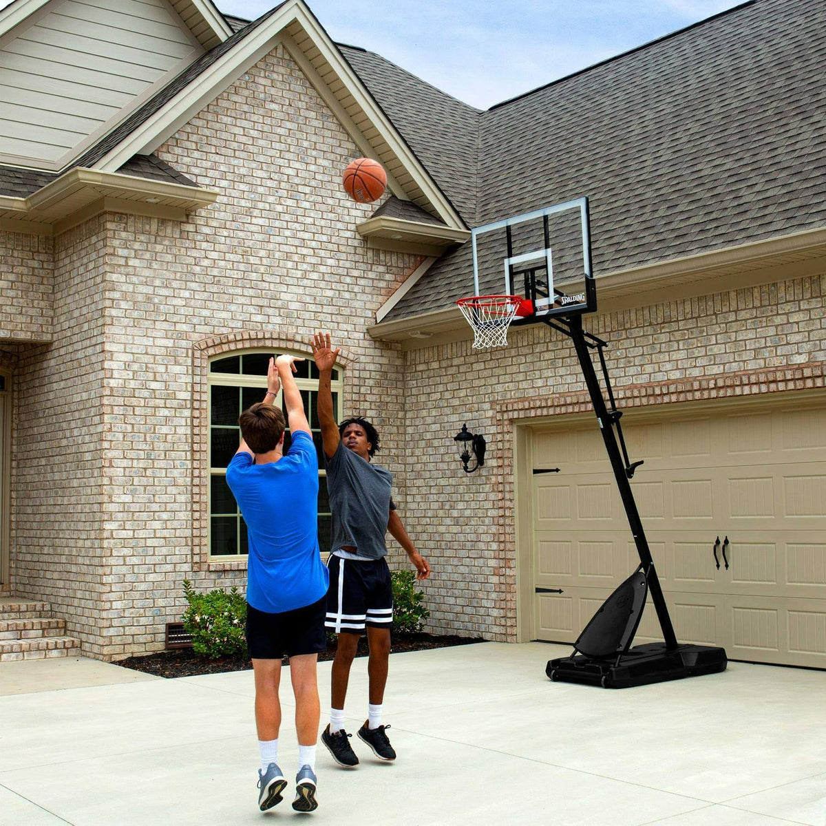 54x22 Polycarbonate Portable Basketball Hoop I613408