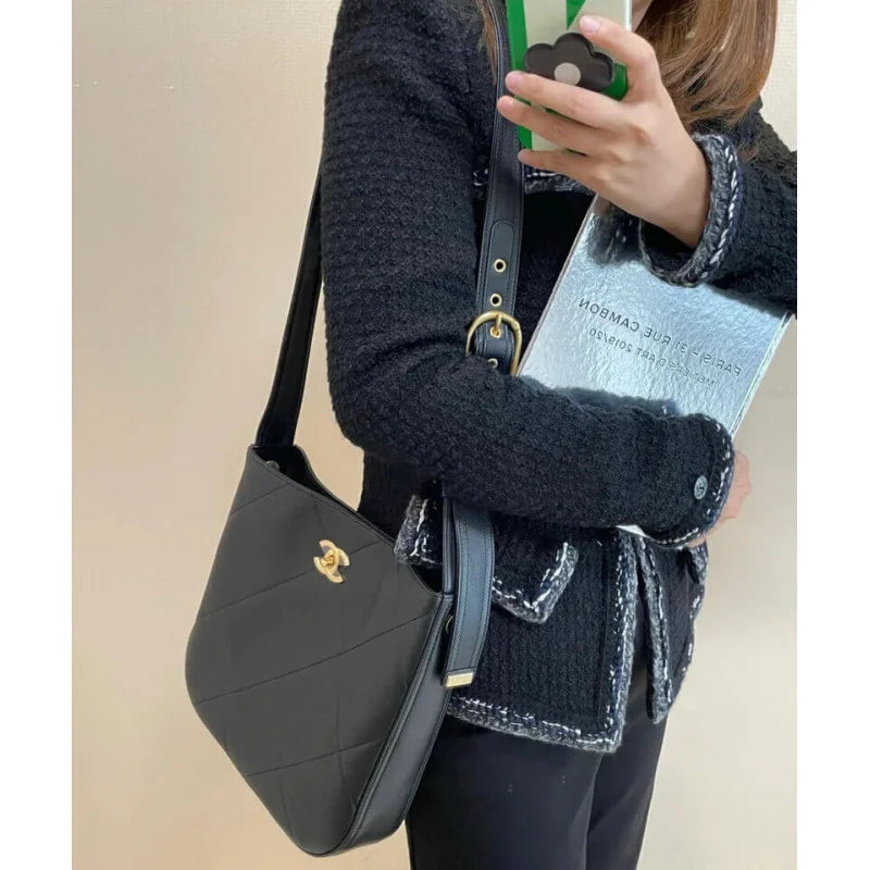 Black Calfskin Hobo Handbag B7540