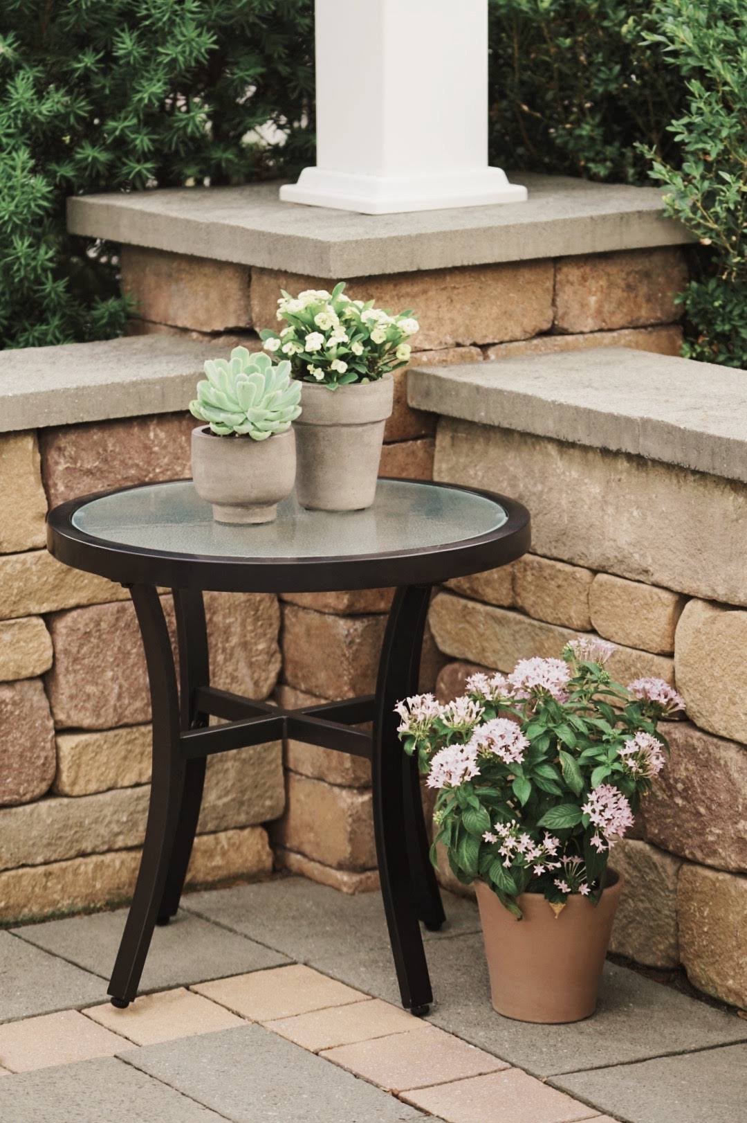 Round Glass Top Table D33534