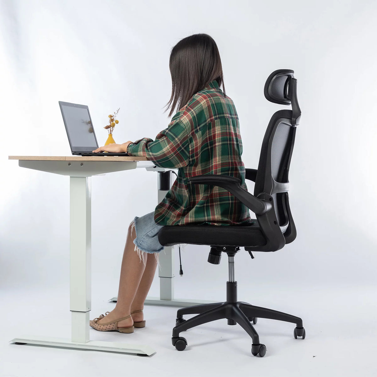 Black Ergonomic Office Chair with Lumbar Support W642