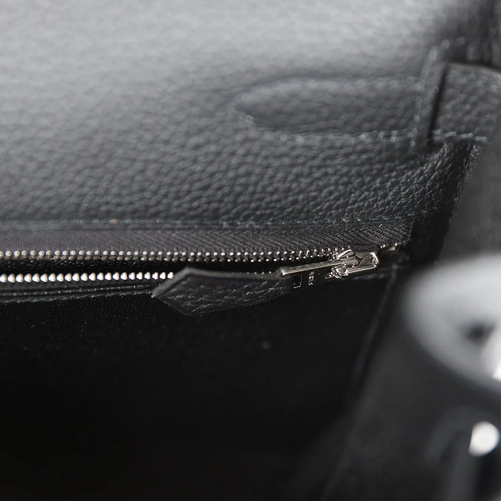 Black Leather Handbag O8429
